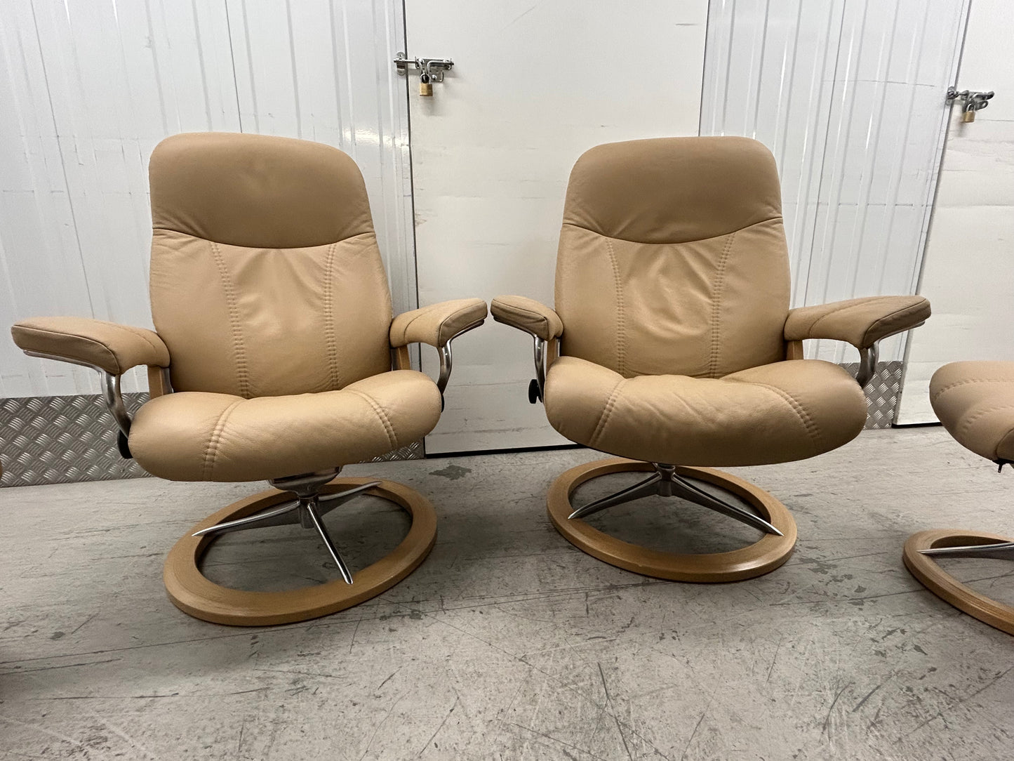 Ekornes Stressless Signature Consul Latte Leather Chairs & Stools Pair 1 Medium, 1 Large Pre-Loved