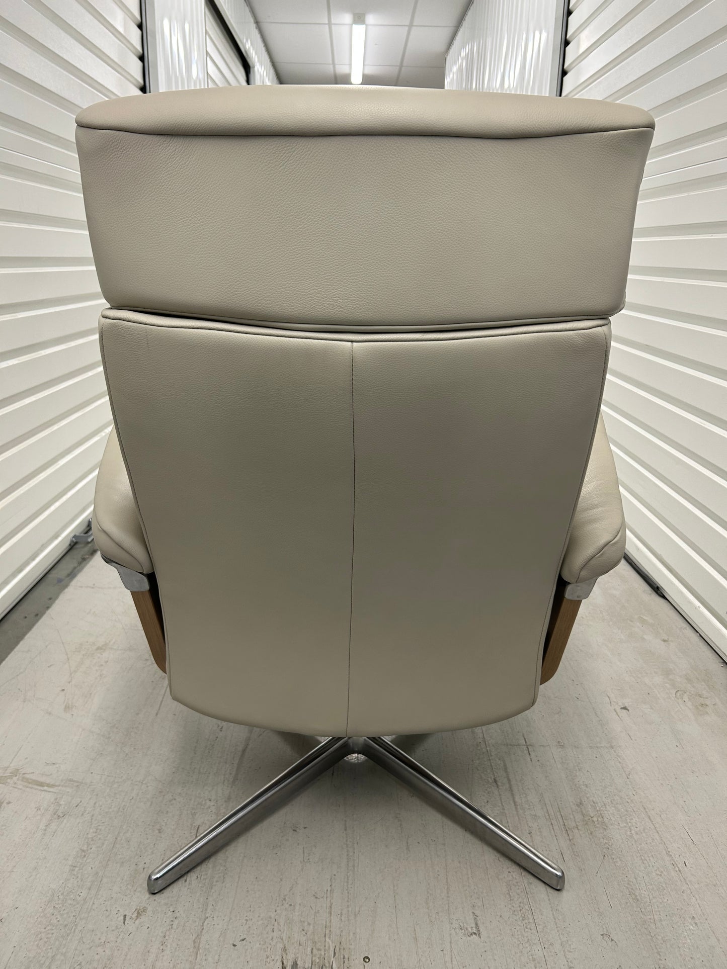 Ekornes Stressless Erik Grey Leather Recliner Chair & Stool Med New