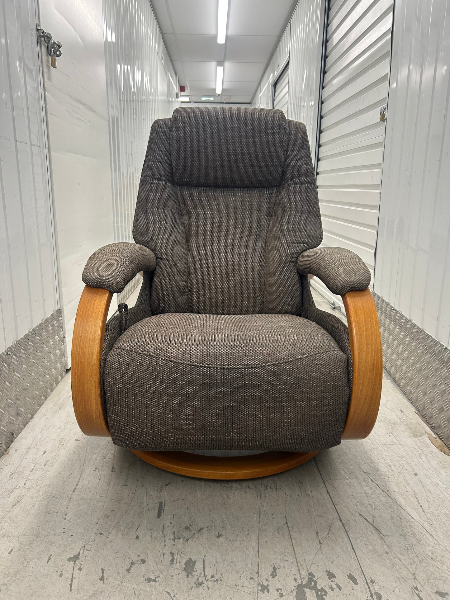Himolla Mersey Maxi Fabric Recline & Swivel Chair Integrated Footrest 2019 Pre-Loved