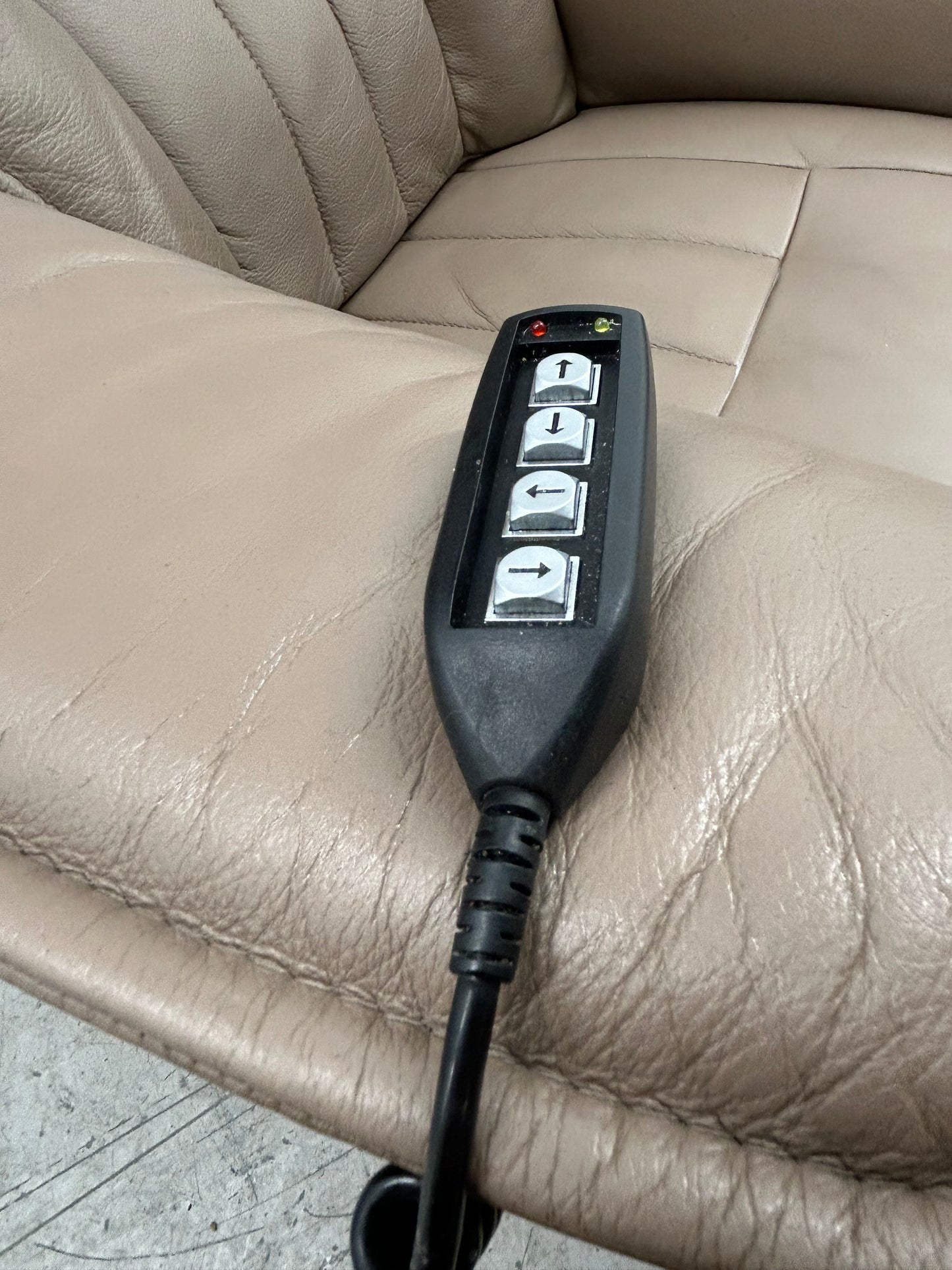 Himolla Rhine Earth Leather Power Recliner Armchair With Integrated Footrest Pre-Loved